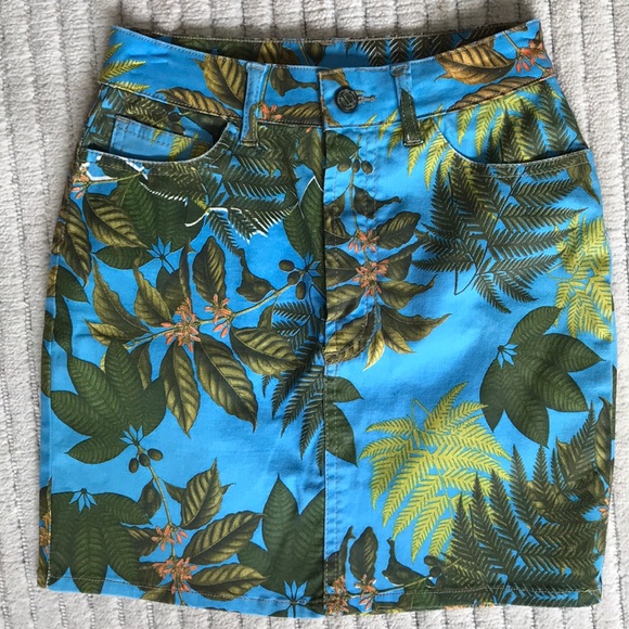 FARM BEAUTIFUL JEAN LIKE FABRIC SKIRT - Picture 3 of 6